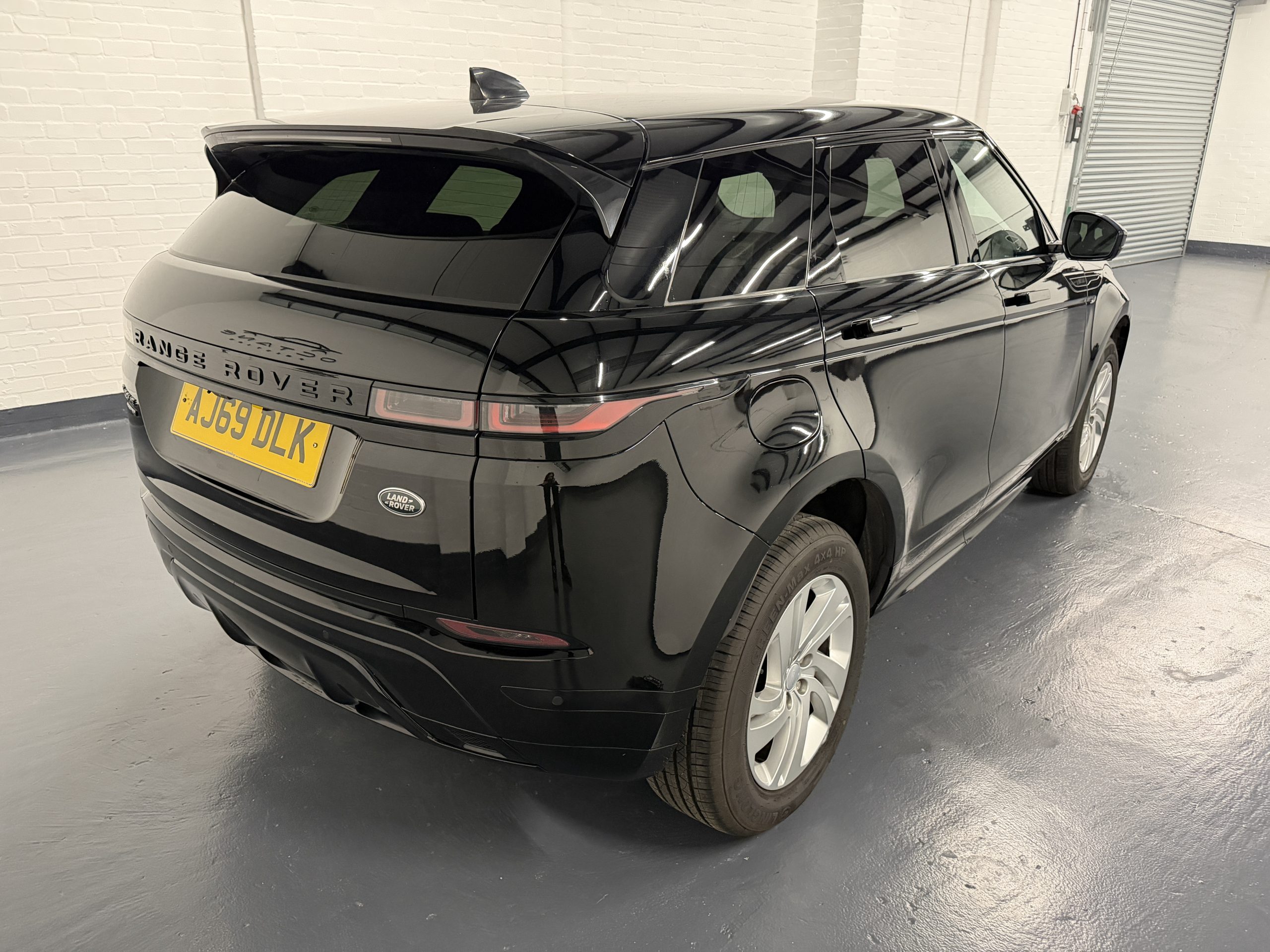 2020 Range Rover Evoque R-Dynamic S - Image 7