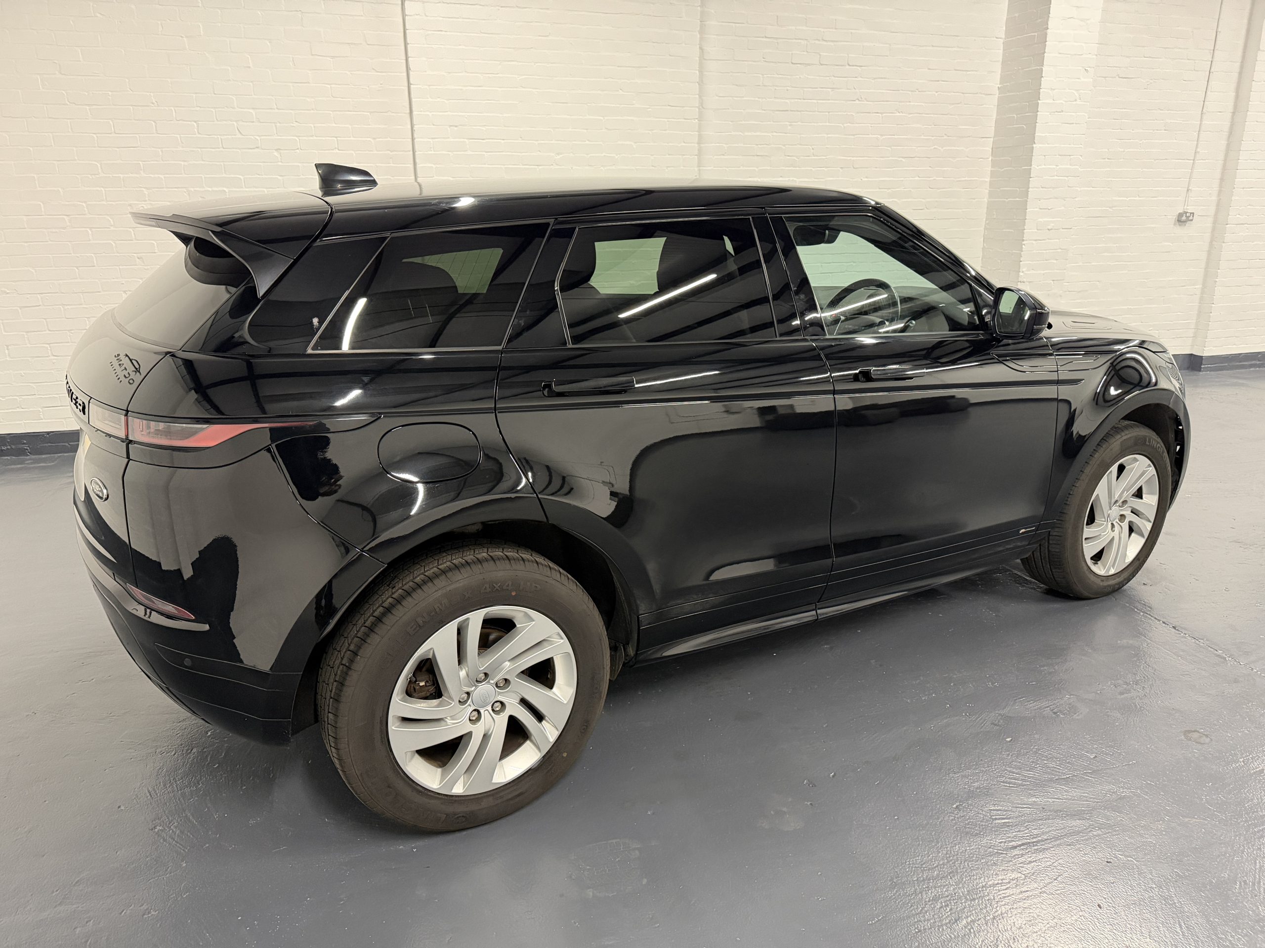 2020 Range Rover Evoque R-Dynamic S - Image 8