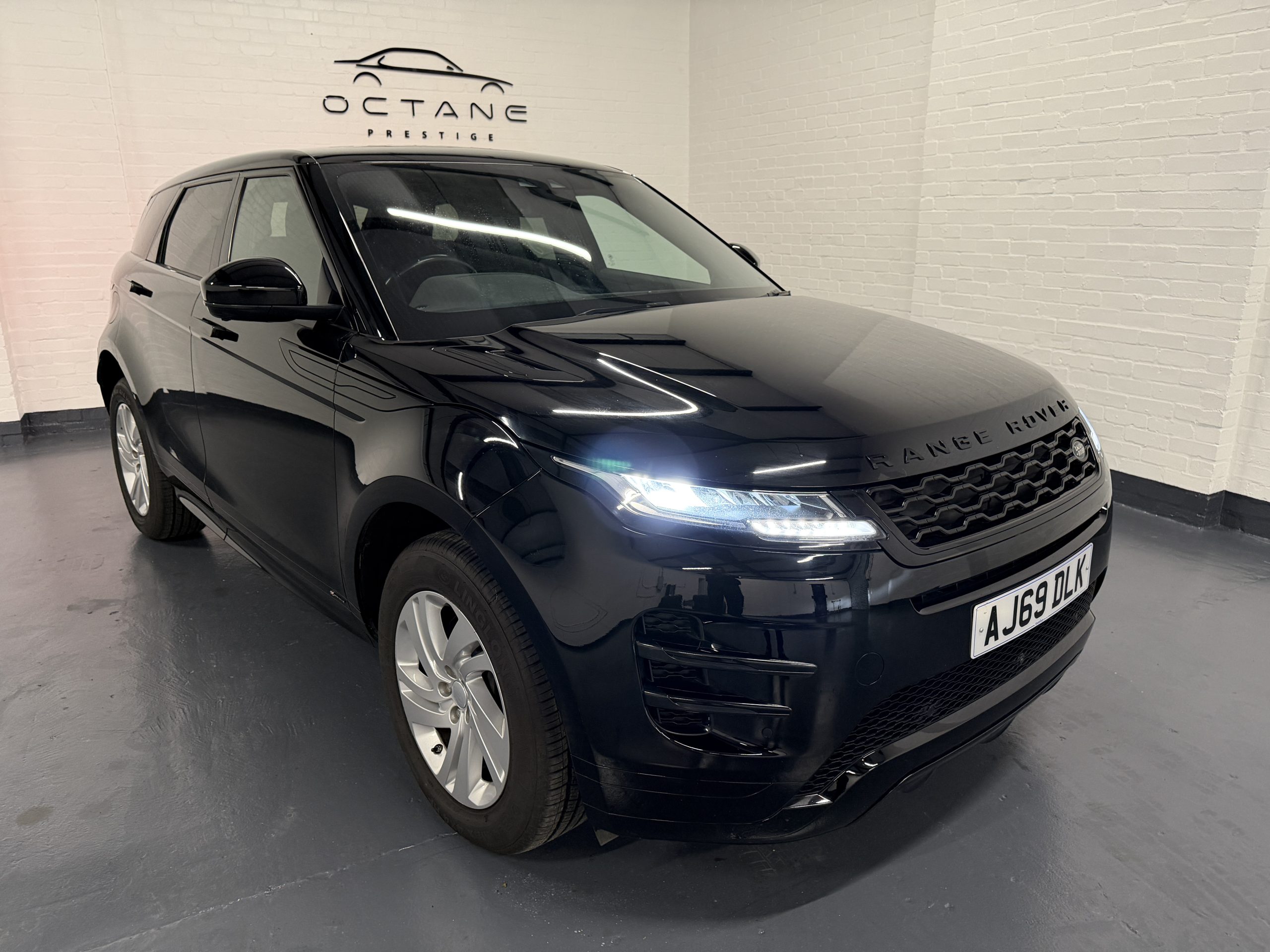 2020 Range Rover Evoque R-Dynamic S - Image 15