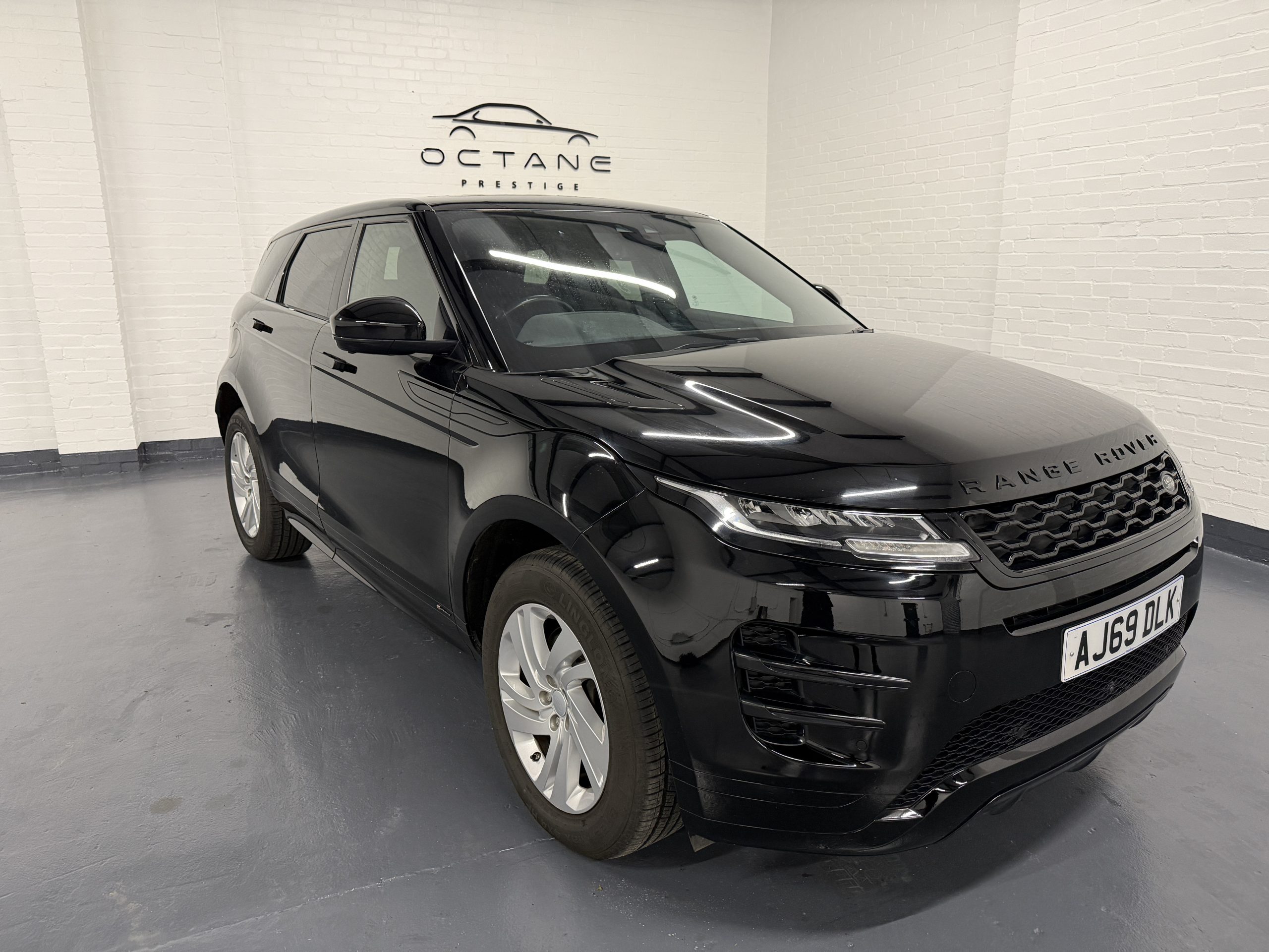 2020 Range Rover Evoque R-Dynamic S - Image 22