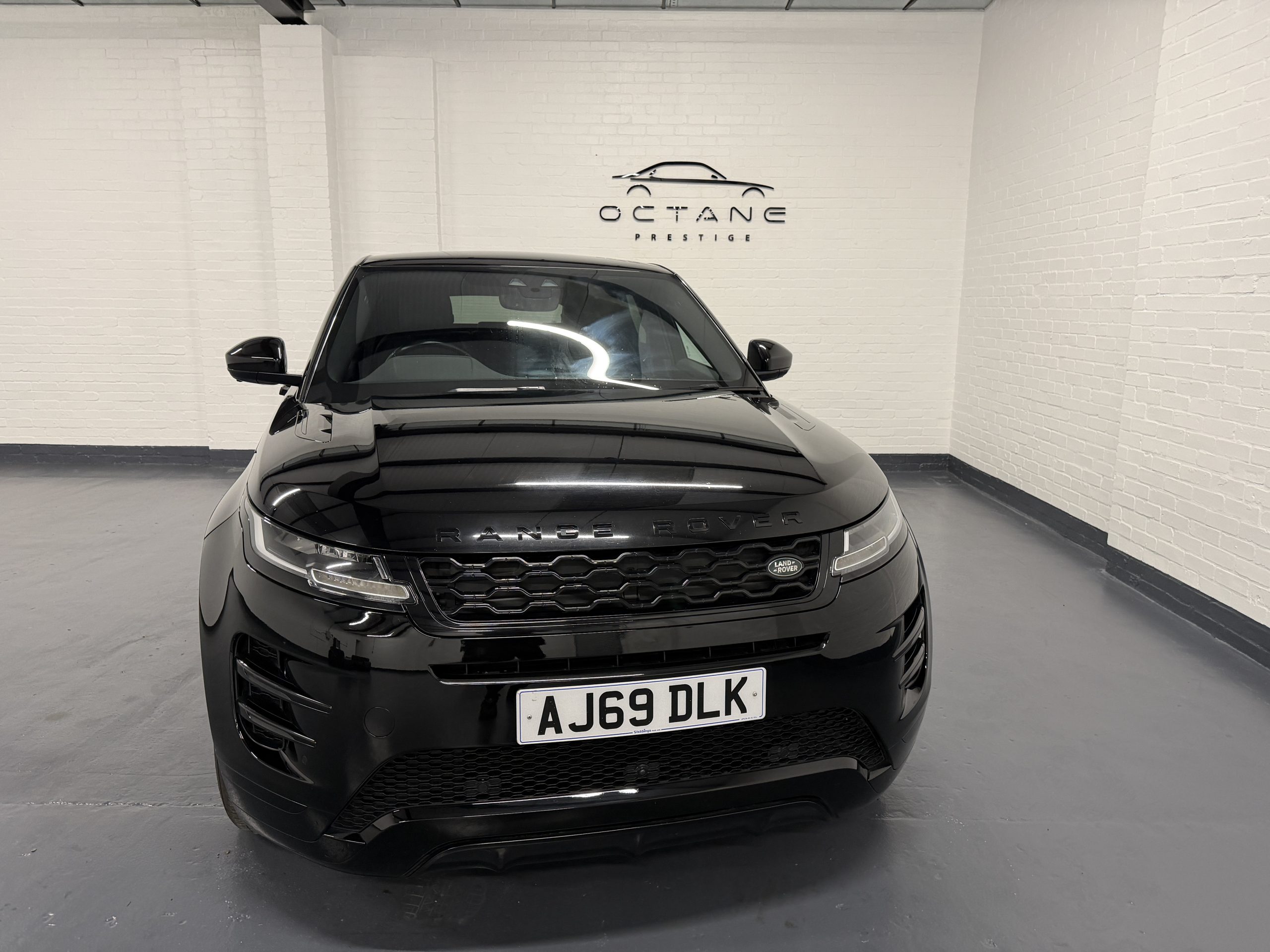 2020 Range Rover Evoque R-Dynamic S - Image 24