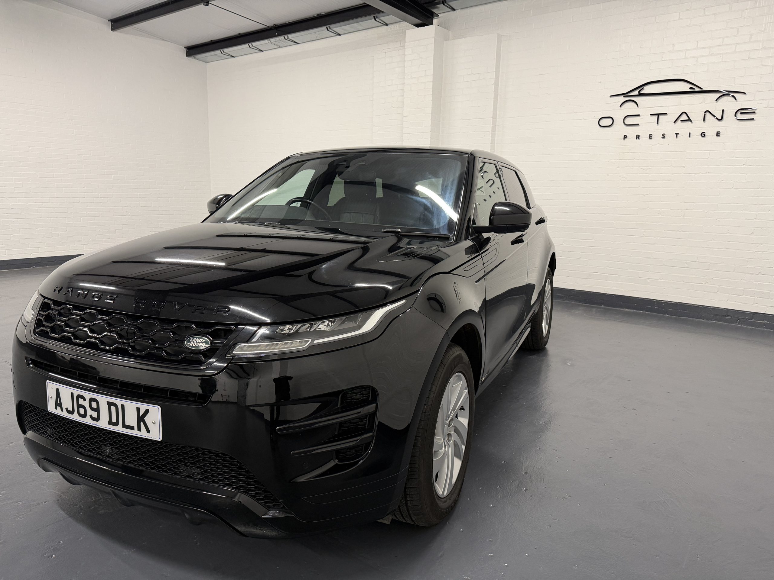 2020 Range Rover Evoque R-Dynamic S - Image 25
