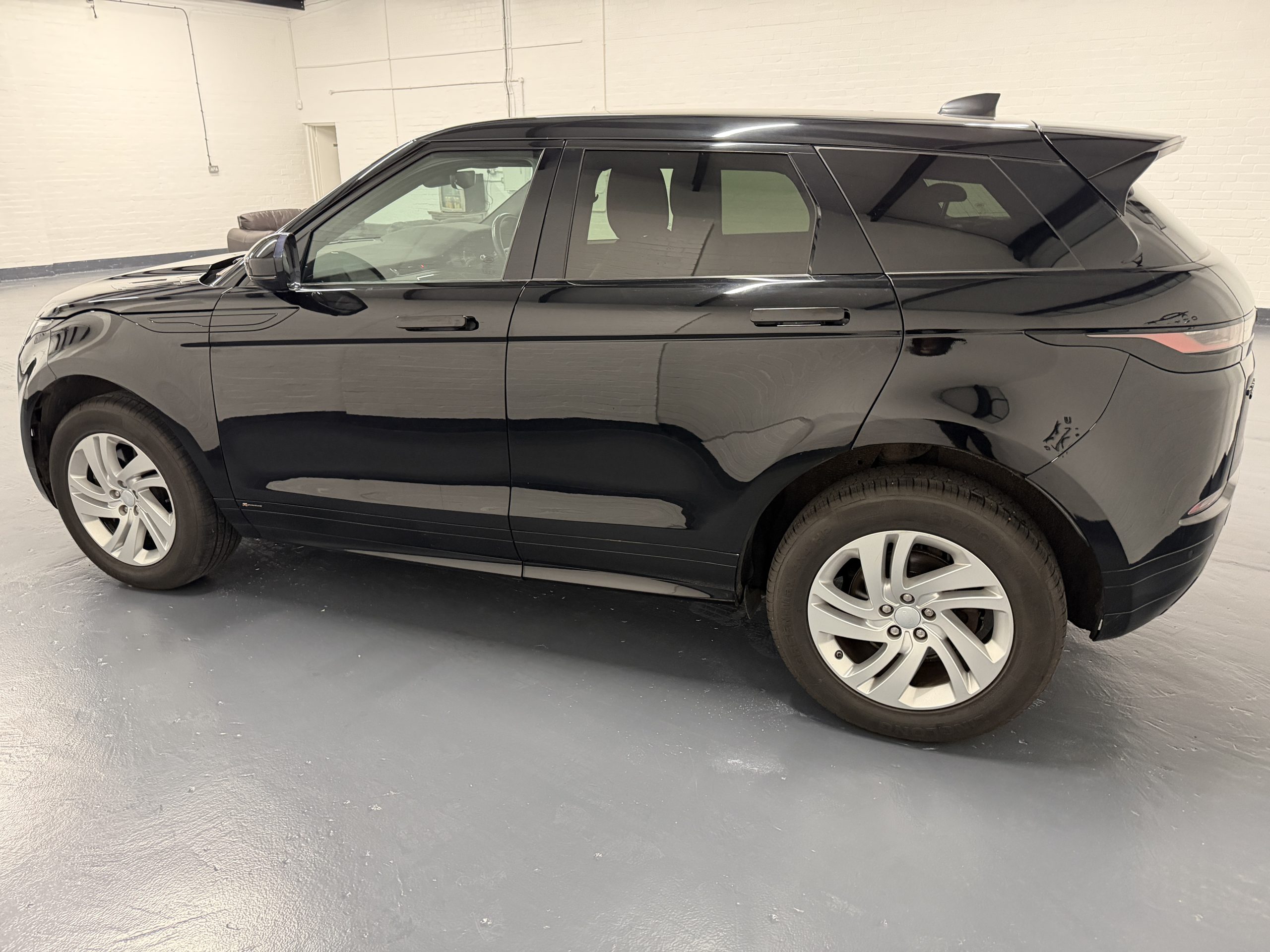 2020 Range Rover Evoque R-Dynamic S - Image 26